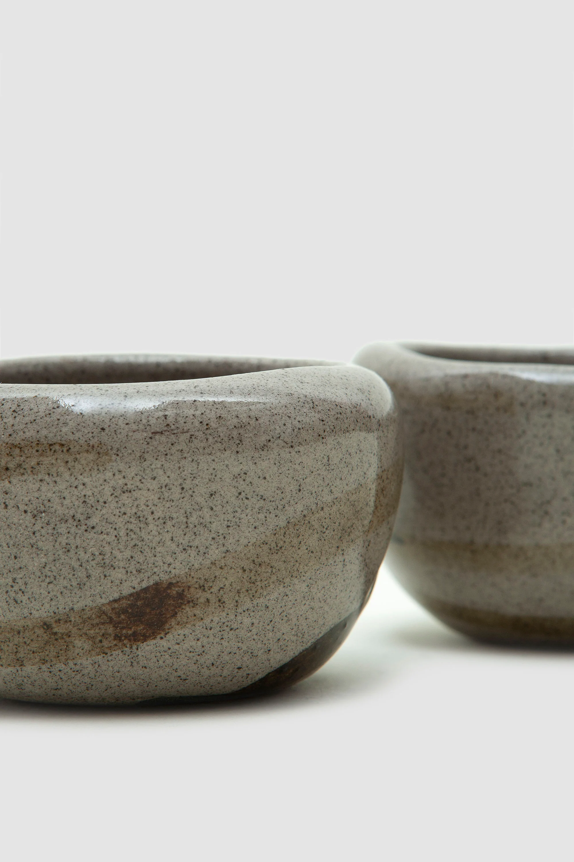 Anaphi Ceramic Set of 2 Cups Khaki/Brown Stripes - Image 3