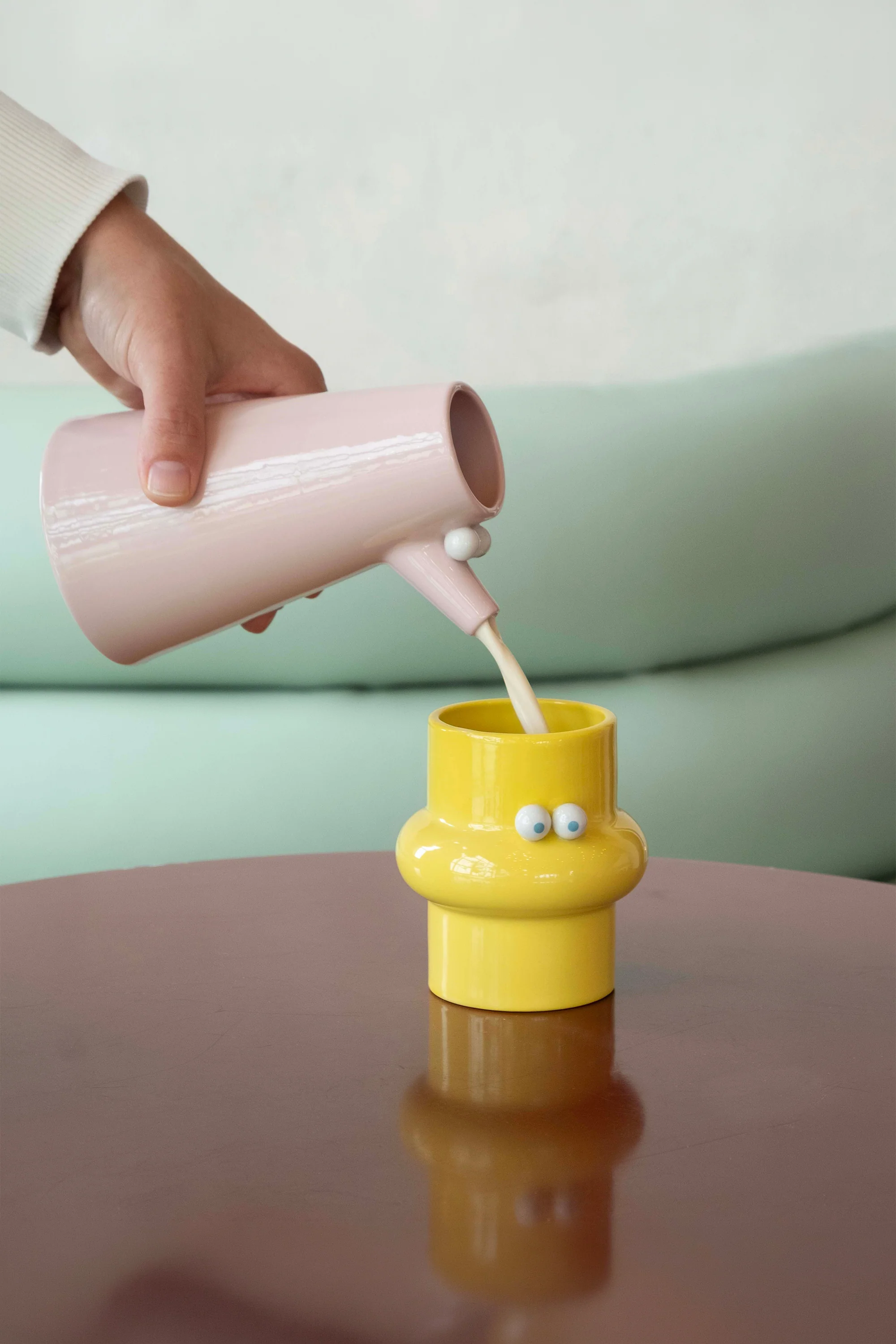 Lucas Zanotto The Jug Pink - Image 4