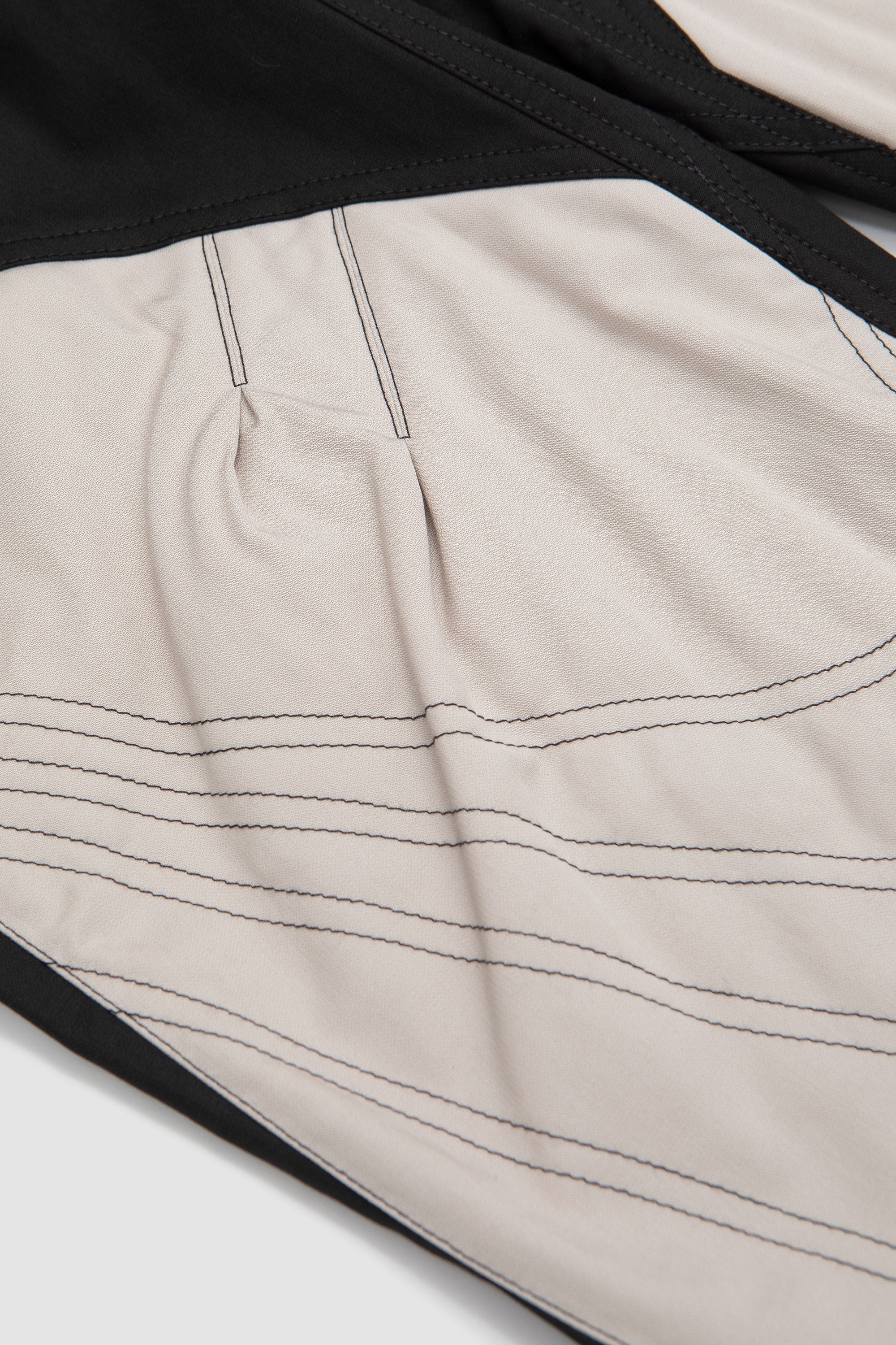 The Solix Zip Trousers Black Sable/ SeedPearl - Image 4
