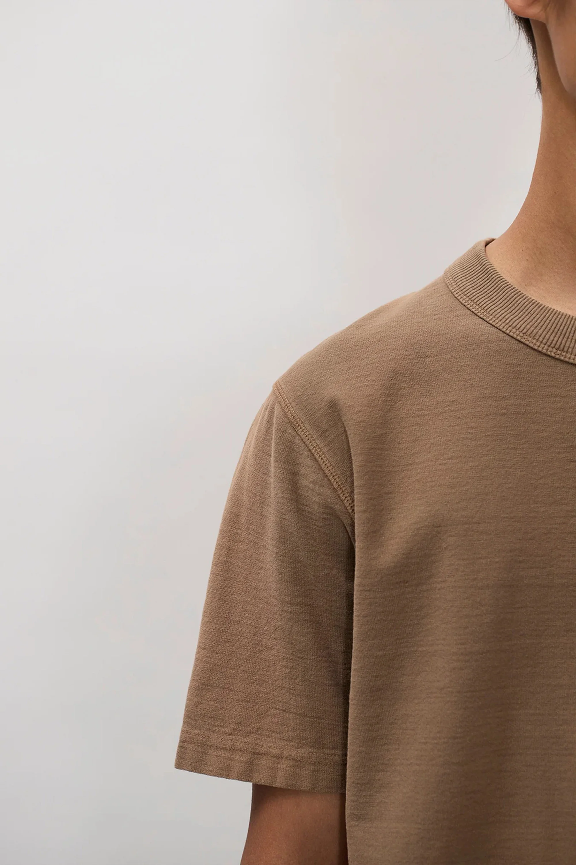 Elmelunde Organic Dry Cotton GMD T-Shirt Walnut - Image 7
