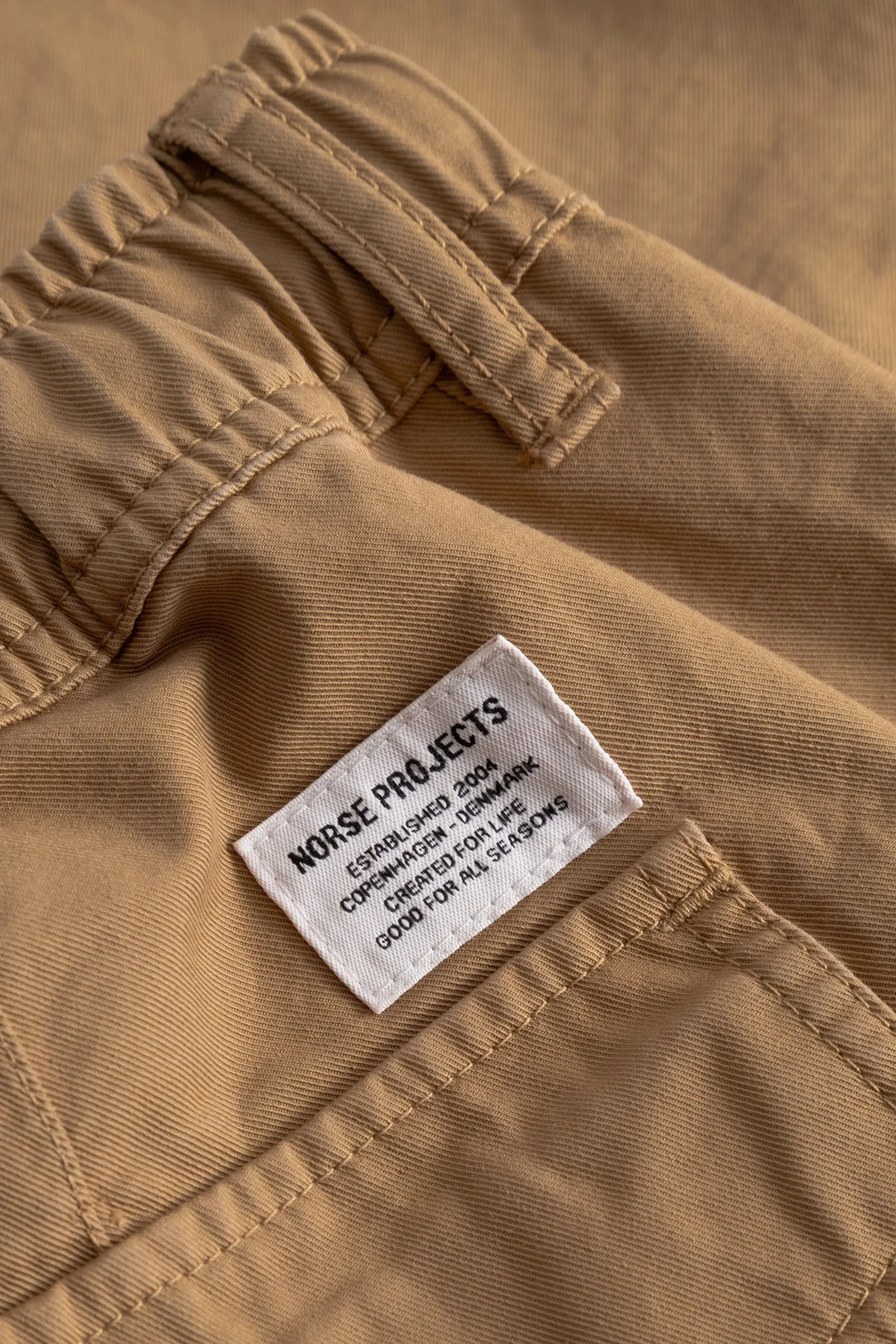 Kvitfjell Relaxed Cotton Twill Short Walnut - Image 4