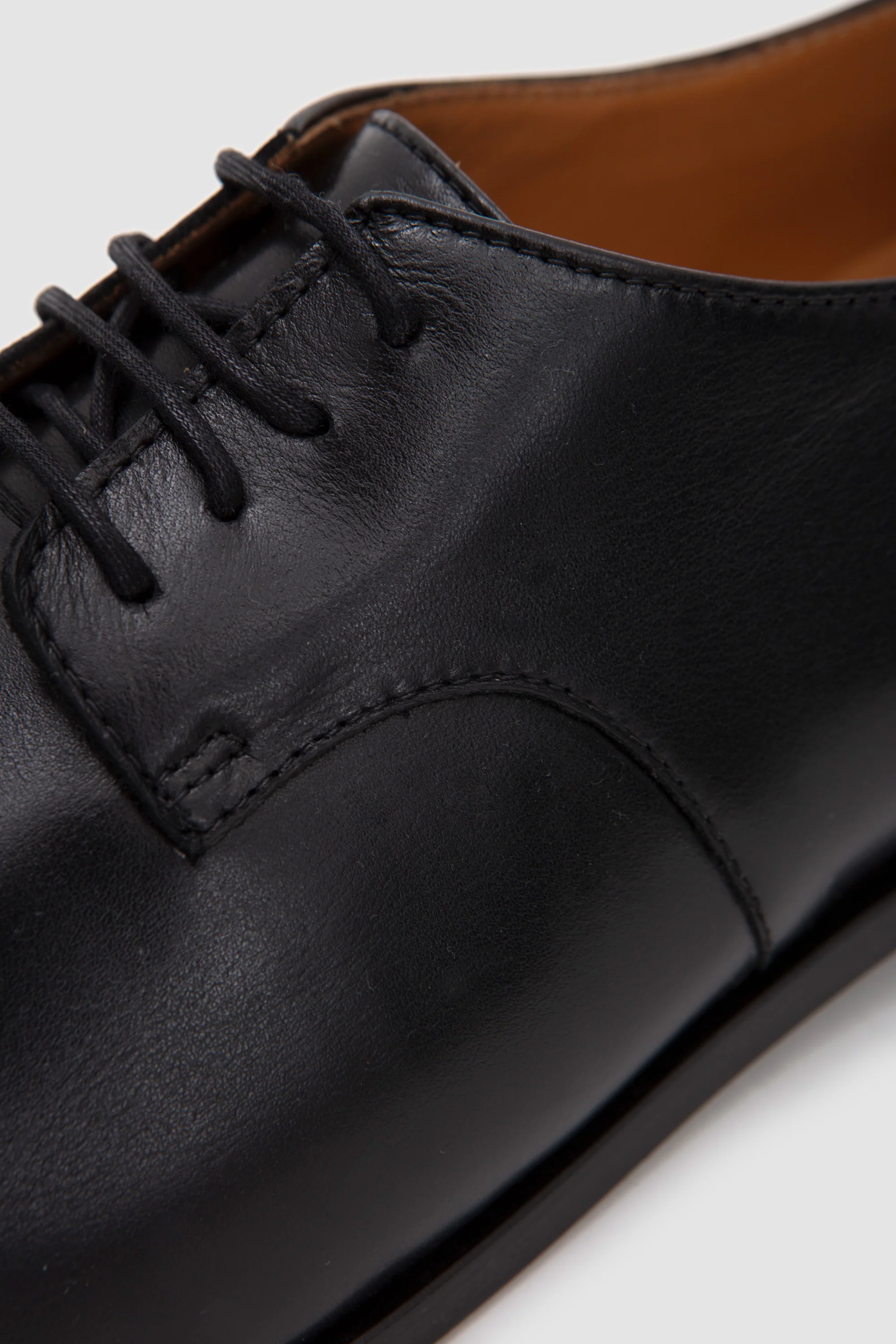 Hannes Derby Black - Image 7