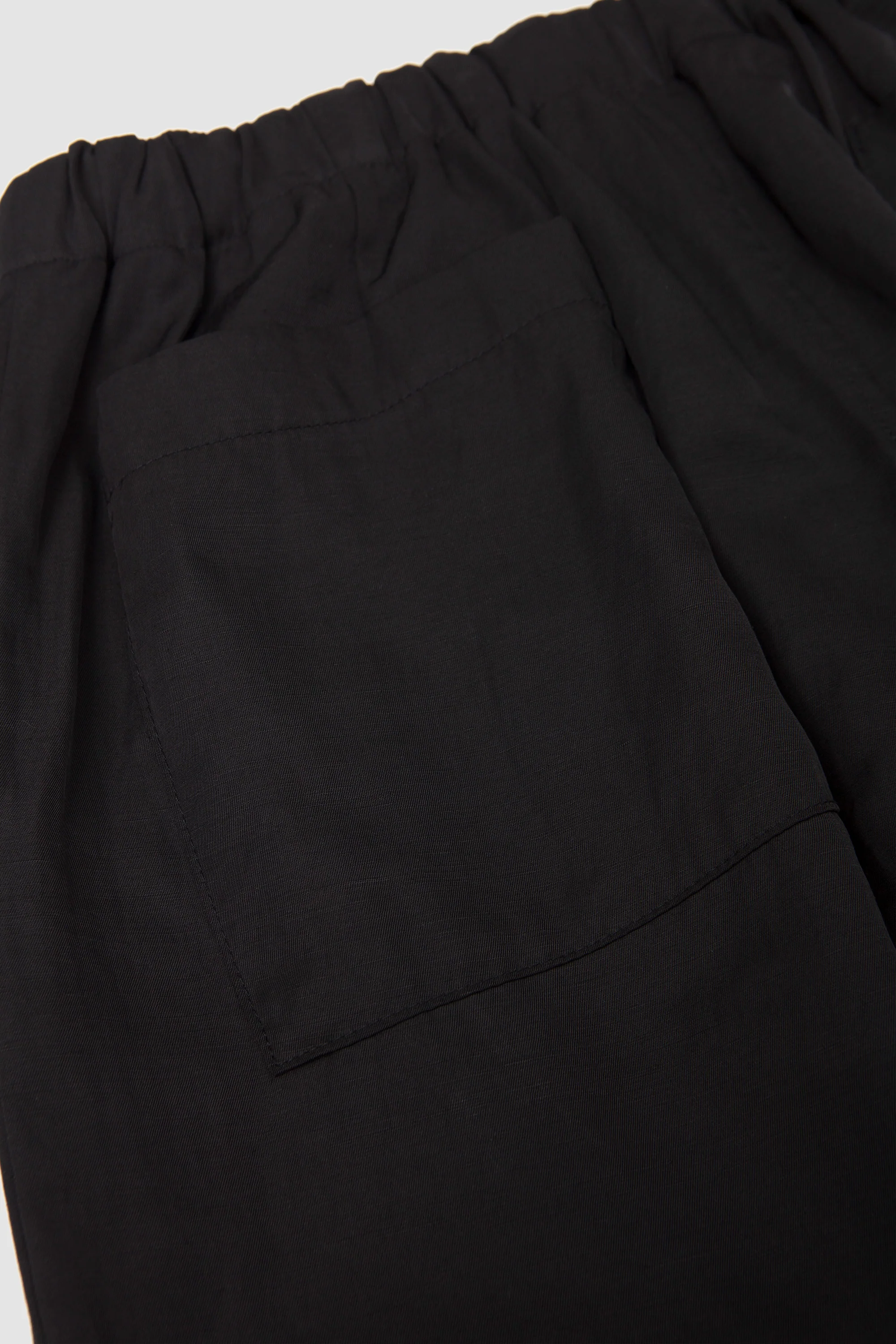 Pigment Print Easy Pants Black - Image 4