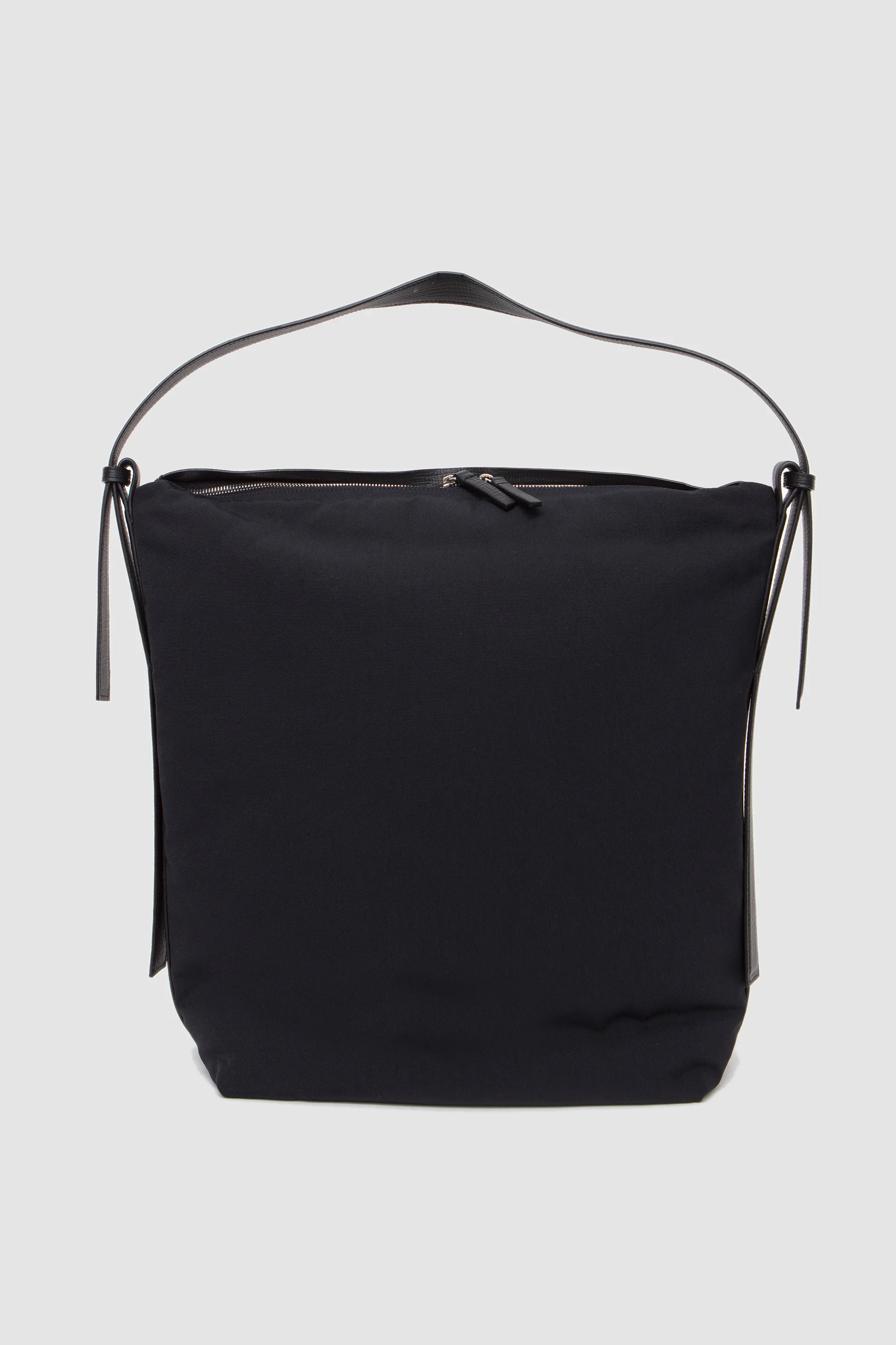 Airport Bag (M) Black - Image 6