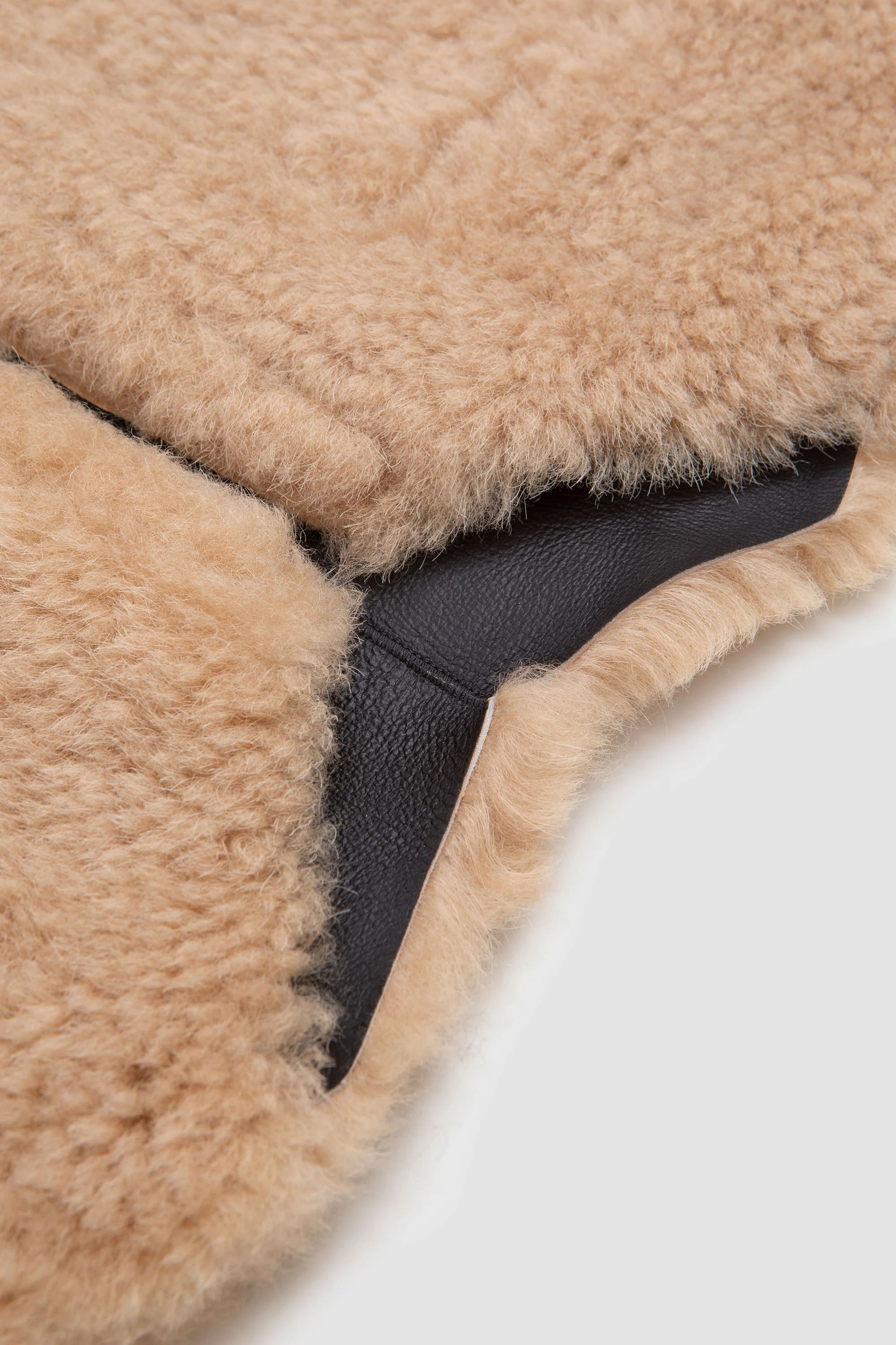 Shearling Vest Beige - Image 5