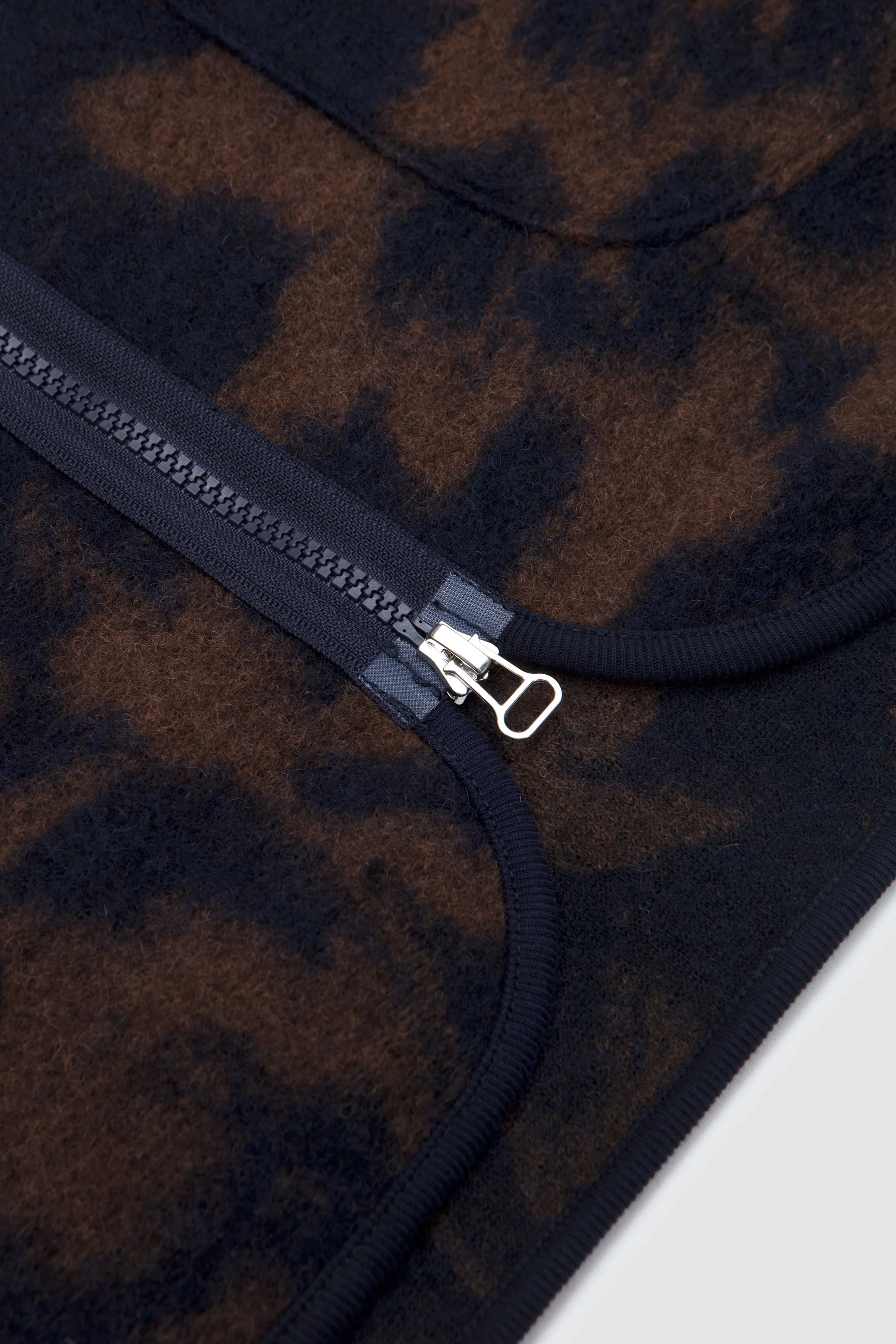 Studio Fleece Zip Liner Jacket Navy/ Brown - Image 4